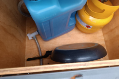 Water canister, gas bottle